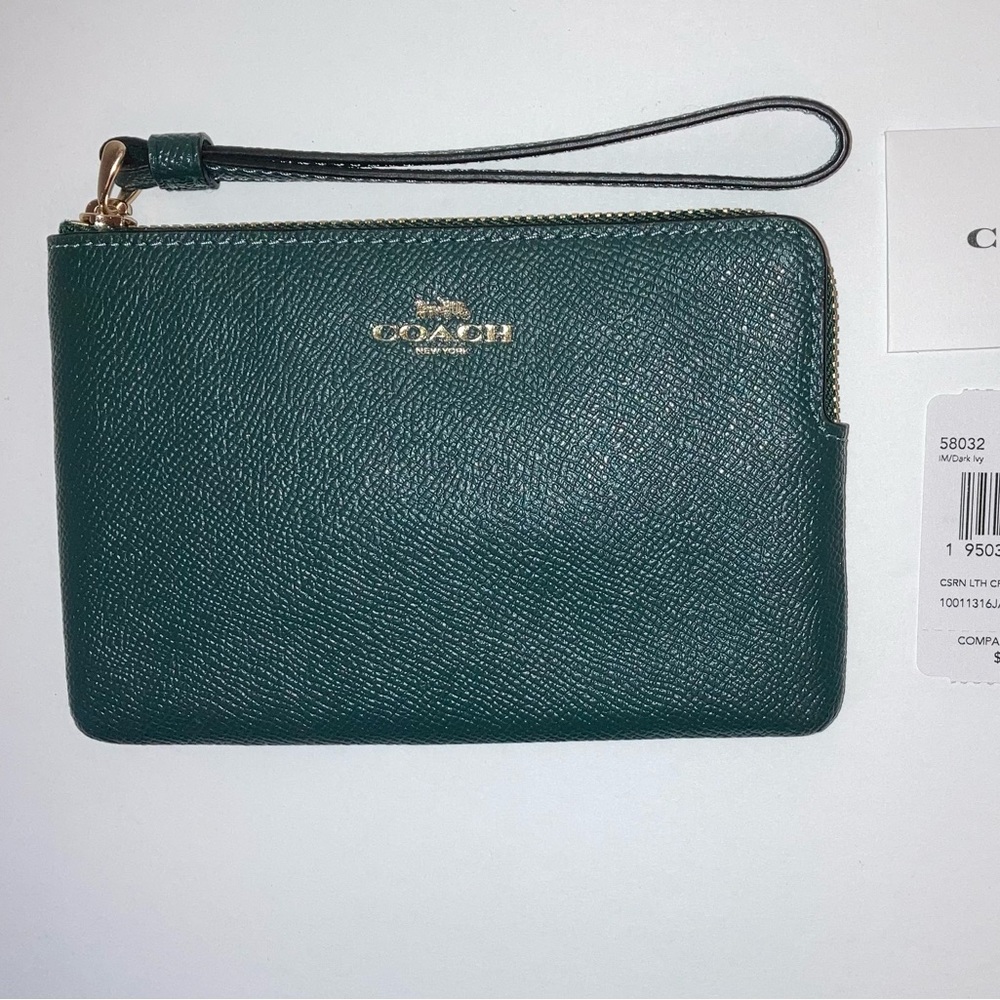 NWT COACH CSRN Corner Pebbled Leather Wristlet Zipper Wallet Green Card Holder